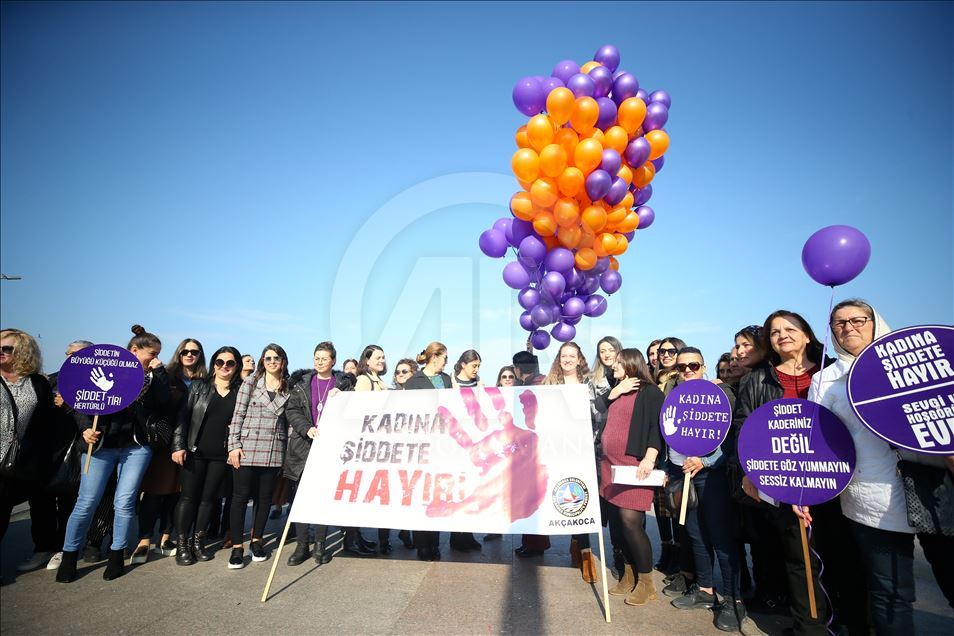 Kadına karşı şiddette "renkli" dikkat çektiler