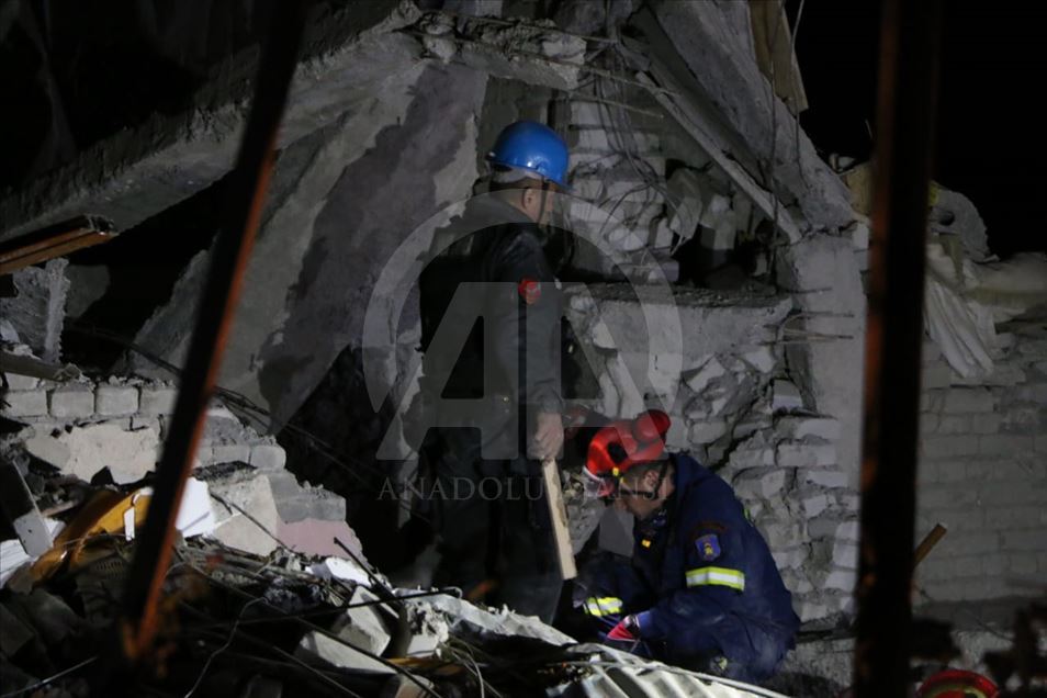 Tërmeti në Shqipëri, vazhdojnë operacionet e kërkimit dhe shpëtimit