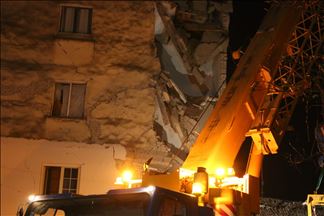 Продолжуваат операциите за пребарување и спасување по земјотресот во Албанија