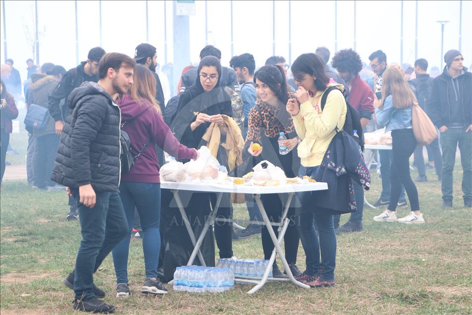 Trabzon'daki hamsi şöleninde 3 ton hamsi tüketildi