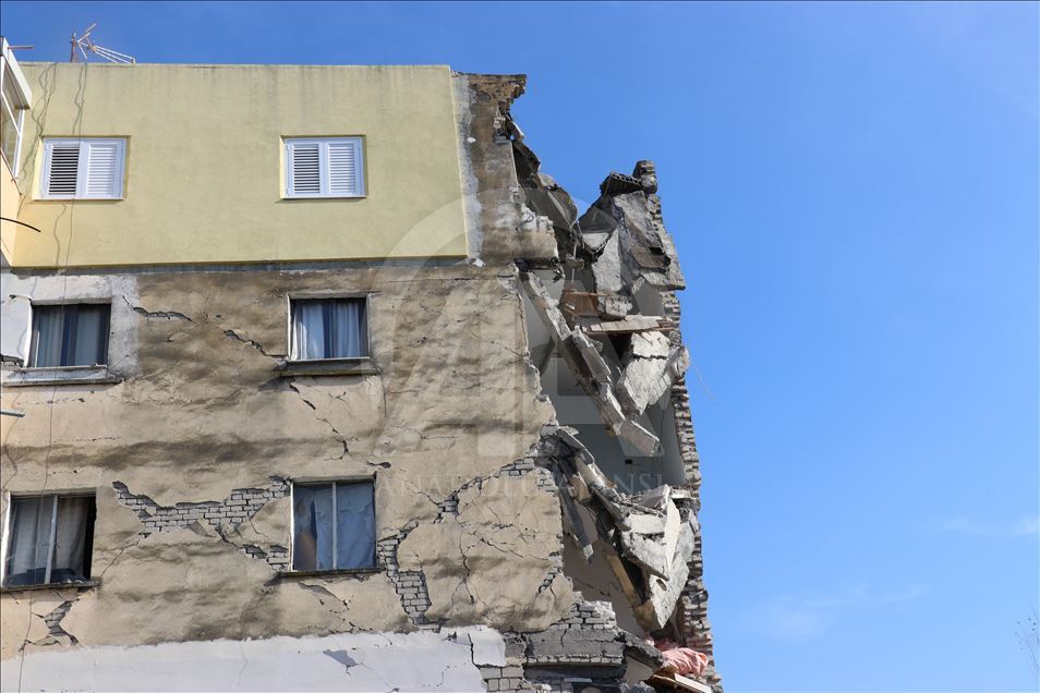 Vazhdon ndarja e ndihmave, banorët e prekur nga tërmeti në Shqipëri flasin për AA