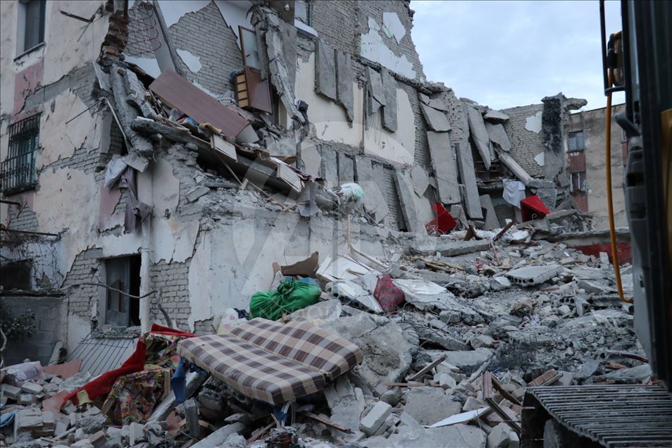 Shqipëri, 30 të vdekur nga tërmeti