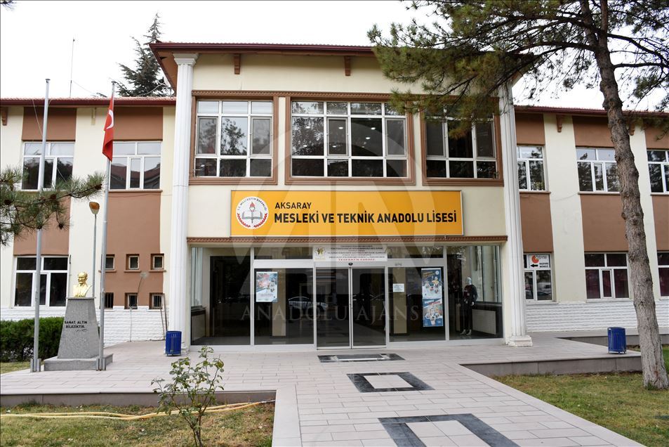 Mercedes-Benz Kamyon Fabrikası'nda iş imkanı sağlayan meslek lisesi