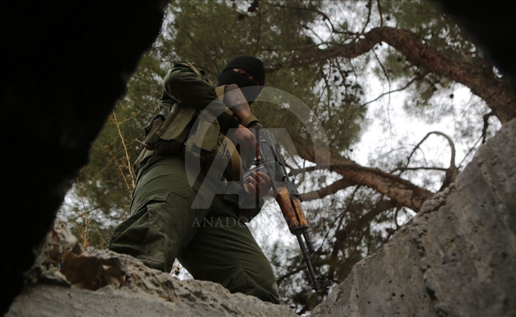 YPG/PKK'nın Tel Abyad'da tünel kazarak karargaha çevirdiği okul görüntülendi