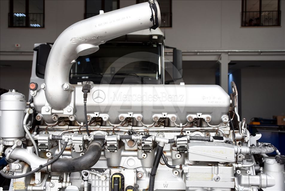 Mercedes-Benz Kamyon Fabrikası'nda iş imkanı sağlayan meslek lisesi