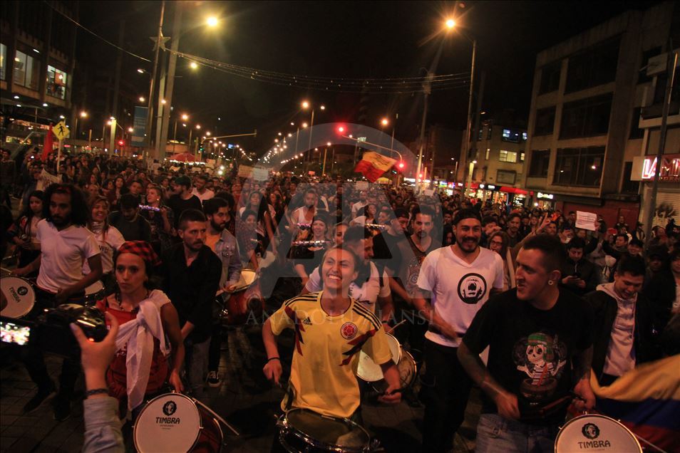 Manifestación al ritmo de tambores en Bogotá