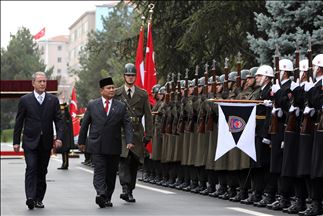 Menhan Prabowo Subianto kunjungi Hulusi Akar di Ankara