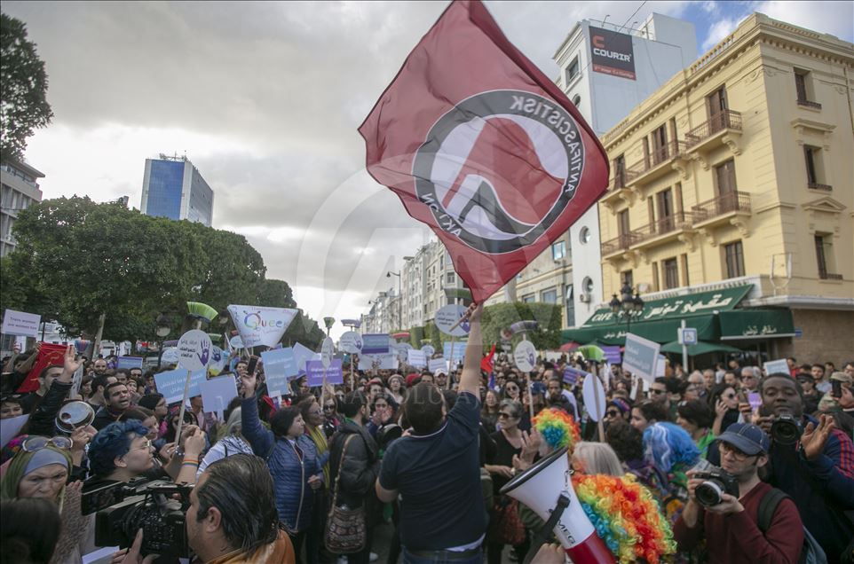 Túnez: Marcha contra la violencia contra las mujeres