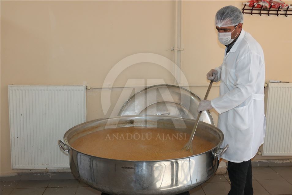 جمعية تركية تلبي احتياجات أيتام داخل سوريا وخارجها