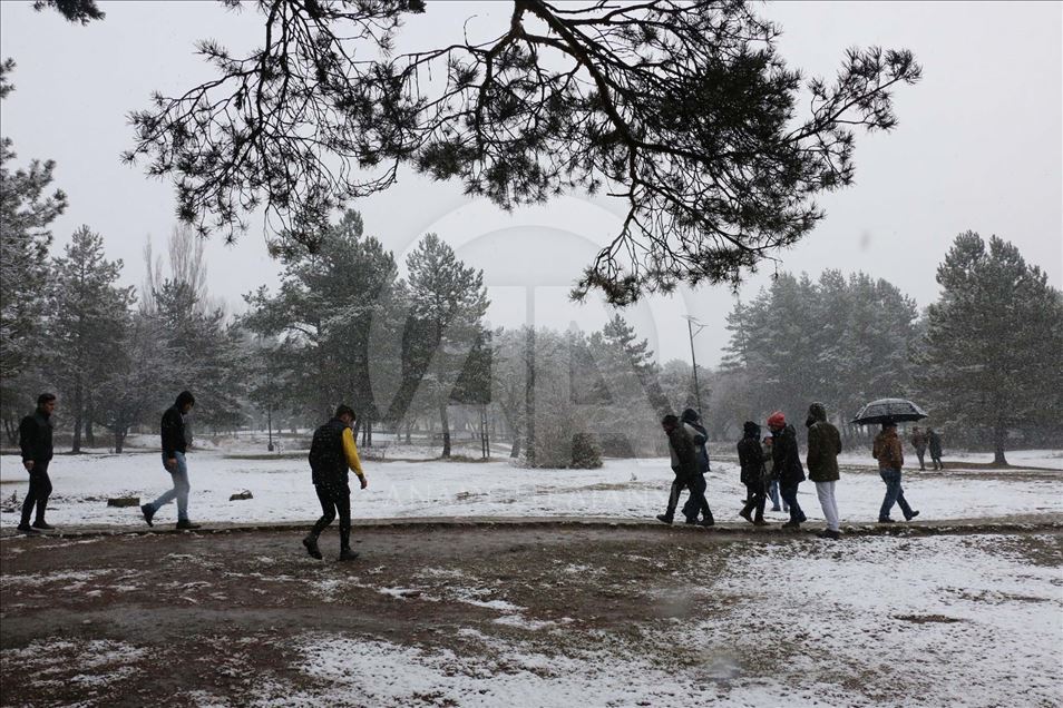 Kartepe, Abant ve Düzce'deki yaylalara mevsimin ilk karı düştü