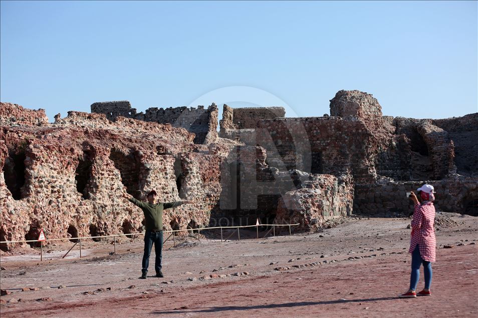 En Iran, un château hérité de la colonisation portugaise, est utilisé pour des fins touristiques