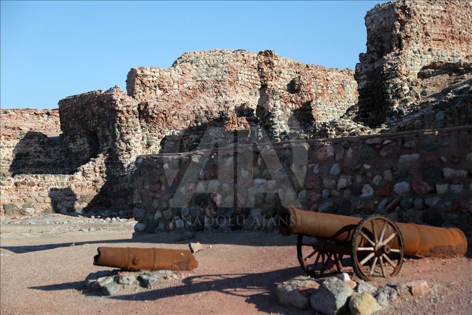 En Iran, un château hérité de la colonisation portugaise, est utilisé pour des fins touristiques