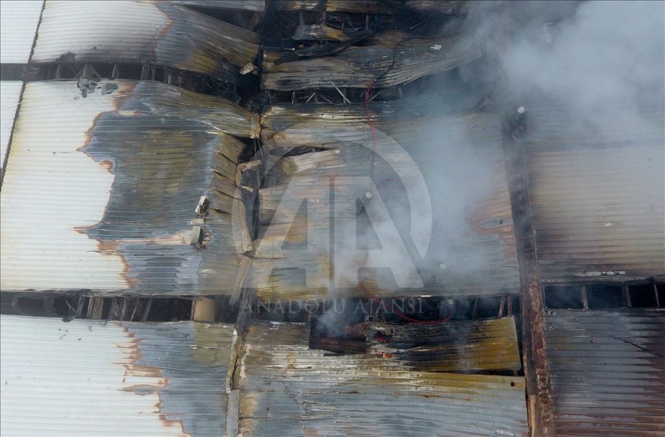 Düzce'de fabrikada çıkan yangında soğutma çalışmaları devam ediyor