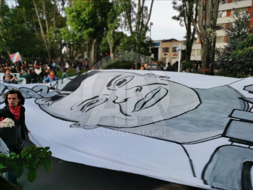 Kolombiya'da protestolar sürüyor