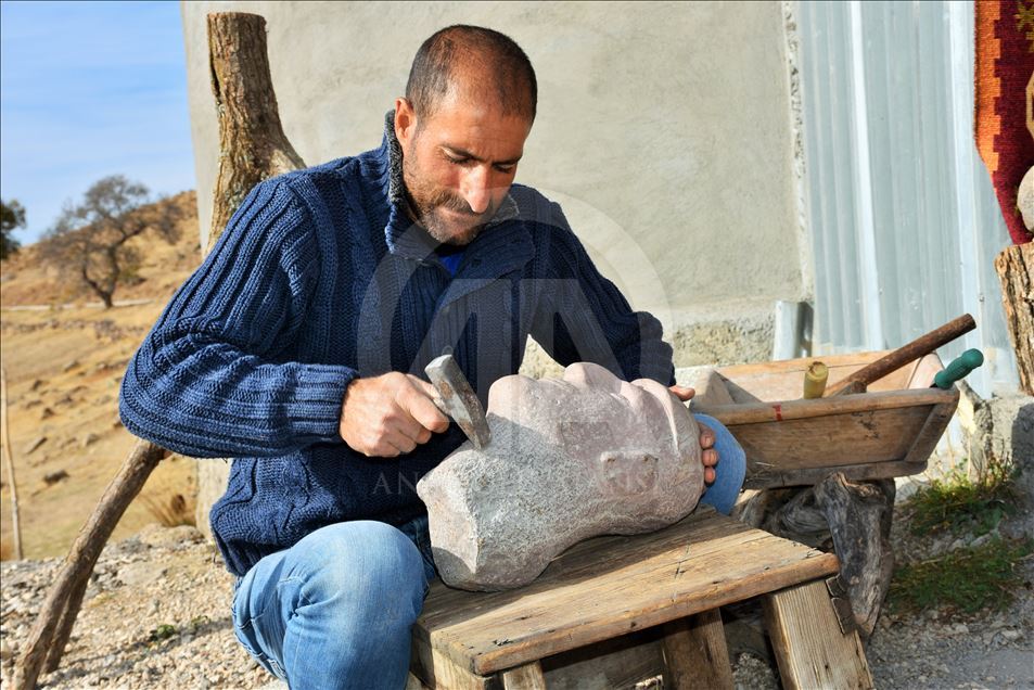 "Heykeltıraş çoban"ın hayali sergi açmak