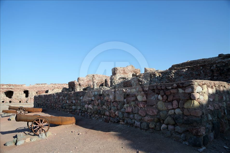En Iran, un château hérité de la colonisation portugaise, est utilisé pour des fins touristiques
