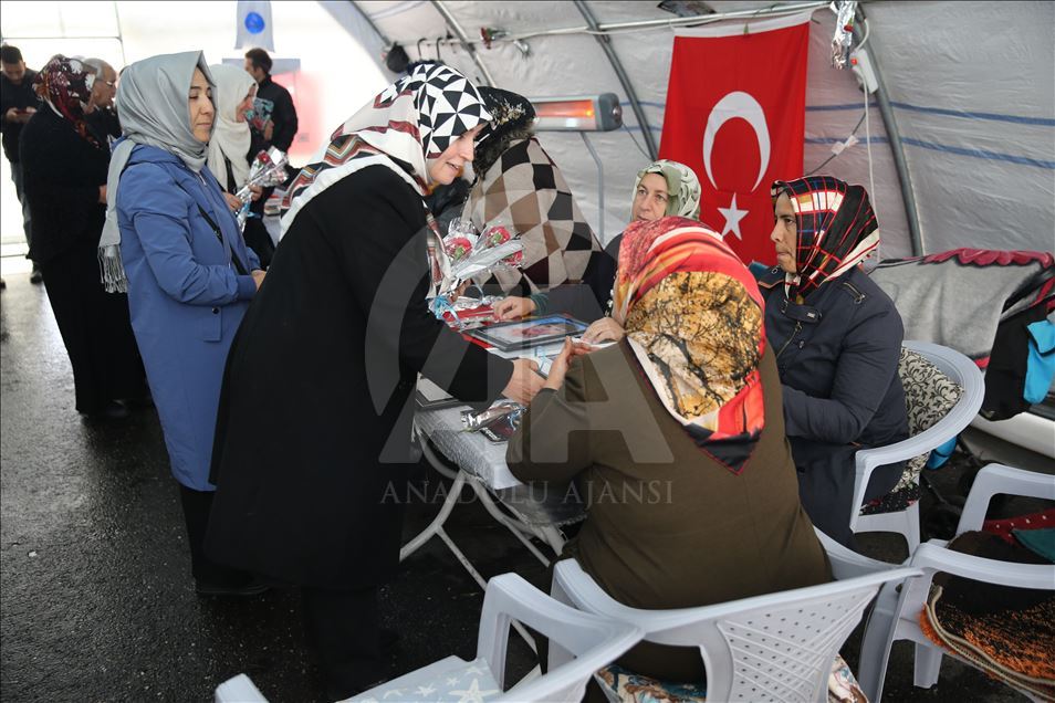 Diyarbakır annelerine Şanlıurfalı kadınlardan destek ziyareti