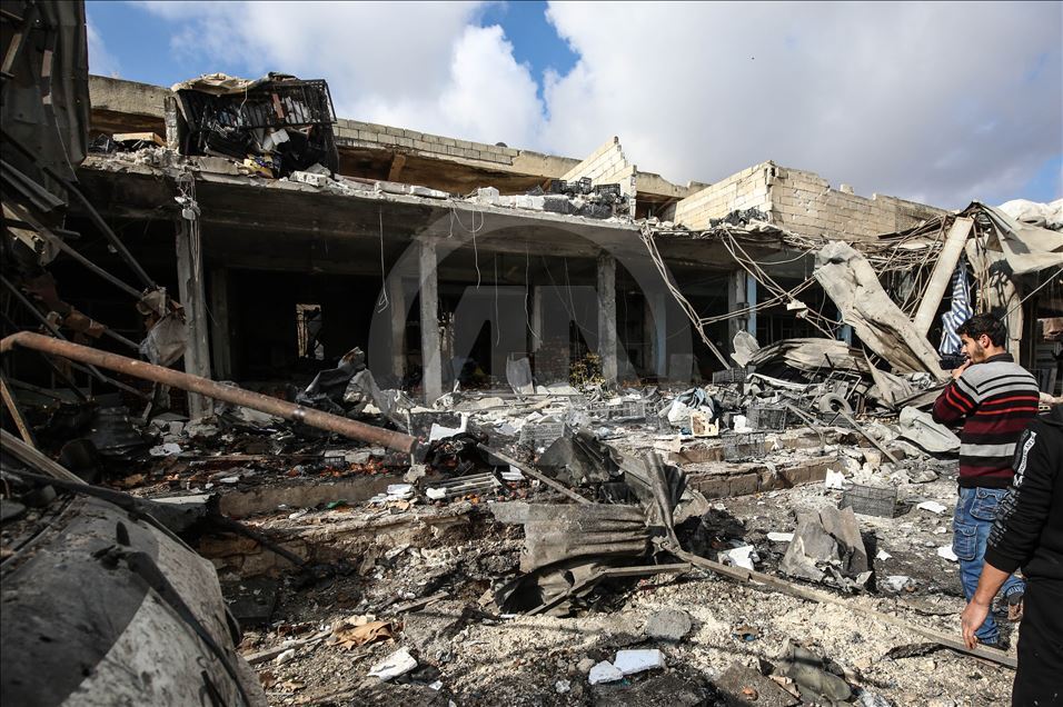 مقتل 11 مدنيا في قصف للنظام السوري على إدلب 
