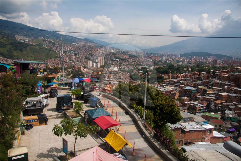 La Comuna 13 de Medellín al inicio de la época decembrina
