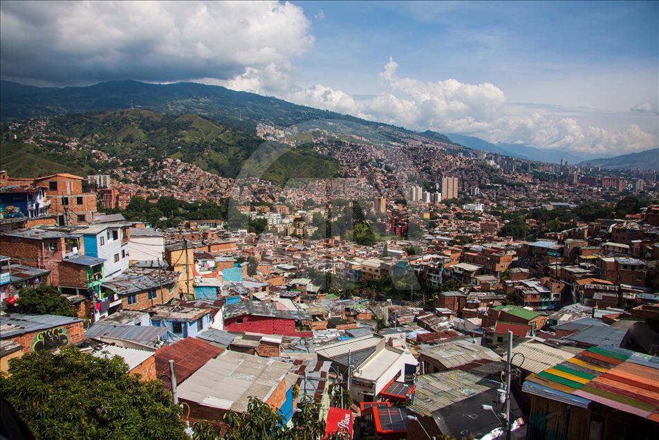 La Comuna 13 de Medellín al inicio de la época decembrina