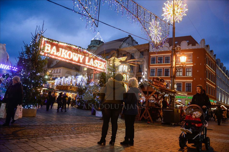 Abren las puertas los tradicionales mercados de navidad en la ciudad polaca de Breslavia