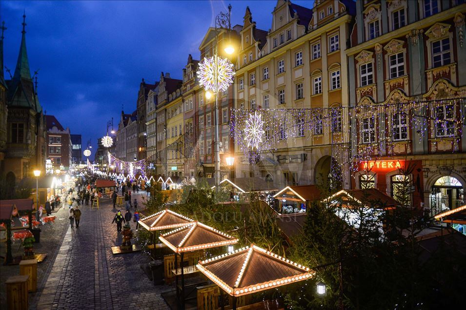 Abren las puertas los tradicionales mercados de navidad en la ciudad polaca de Breslavia