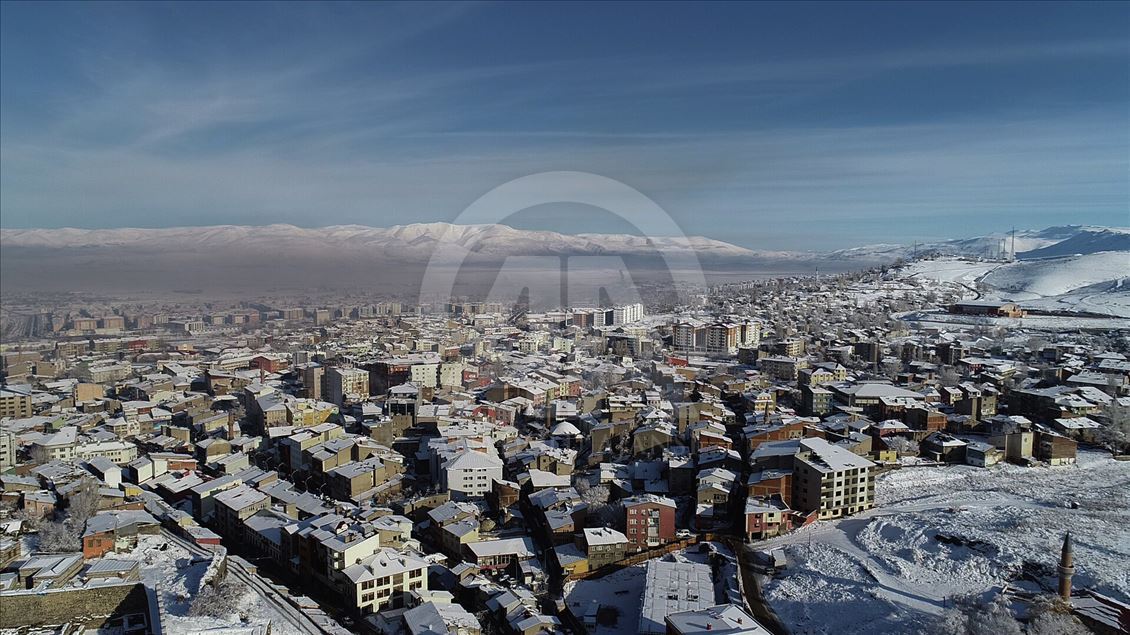 Kar yağışıyla beyaza bürünen Erzurum'da görsel şölen