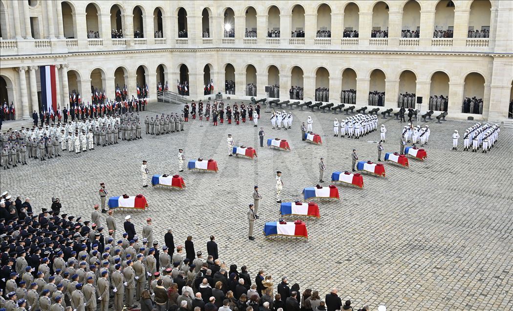 Tribute ceremony to the 13 French soldiers died in Mali