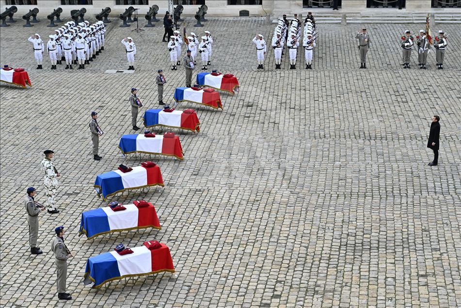 Tribute ceremony to the 13 French soldiers died in Mali