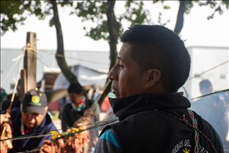 La Guardia Indígena de Colombia continúa llegando a Bogotá para apoyar el paro nacional
