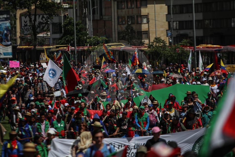 Cauca'dan gelen yerliler Bogota'da genel greve katılmaya devam ediyor
