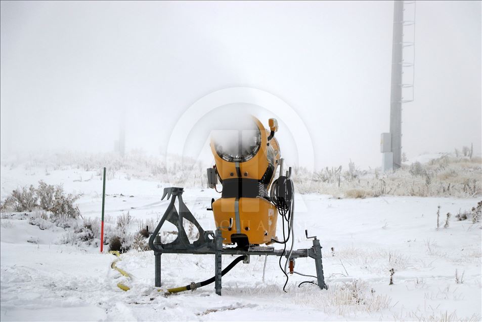 تولید 45 هزار مترمربع برف مصنوعی در مرکز اسکی ارجیس ترکیه