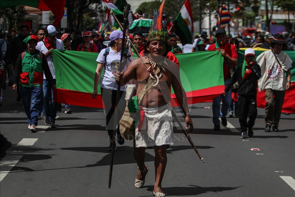 Cauca'dan gelen yerliler Bogota'da genel greve katılmaya devam ediyor

