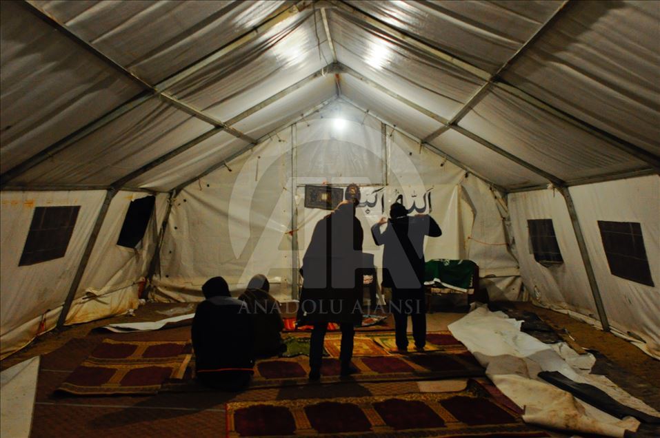 Minuse u kampu na Vučjaku dočekali i mališani: Mi ovdje umiremo, EU otvori nam vrata 
