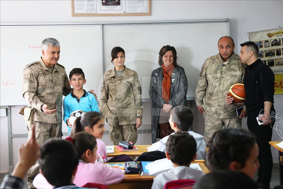 Kırsaldaki öğrencinin mektubuna İl Jandarma Komutanı duyarsız kalmadı
