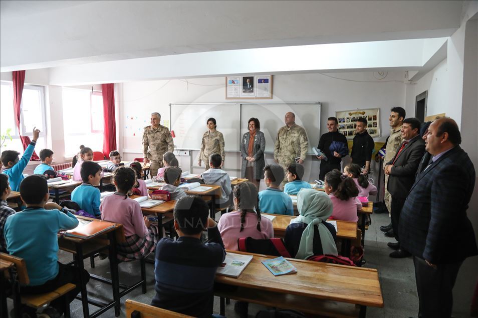 Kırsaldaki öğrencinin mektubuna İl Jandarma Komutanı duyarsız kalmadı