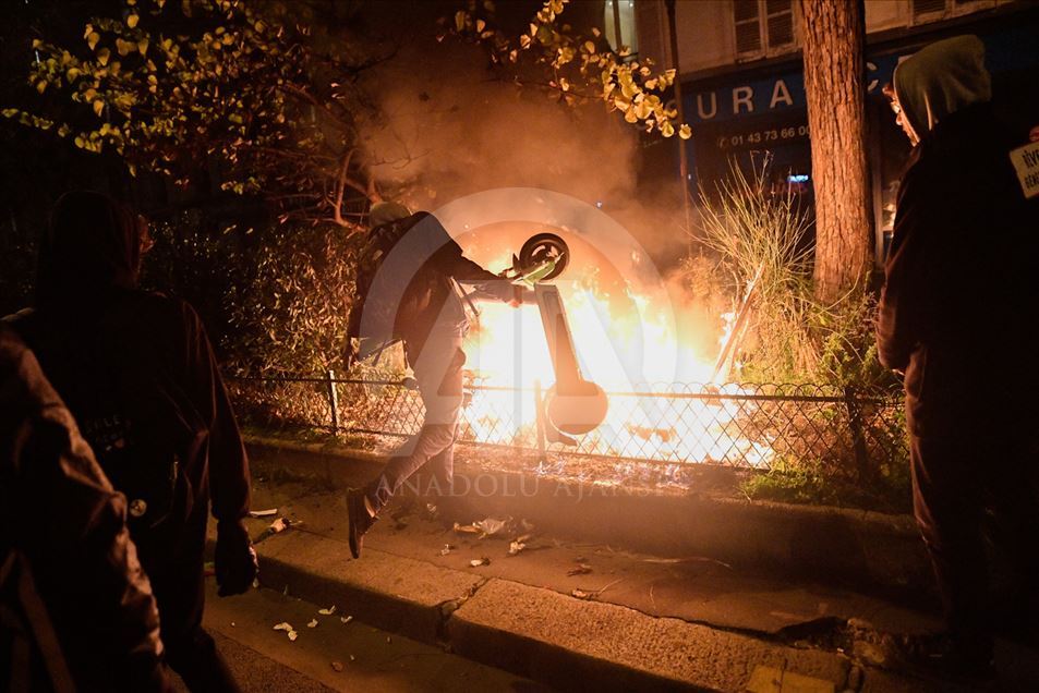 Fuertes choques entre manifestantes y policía en París