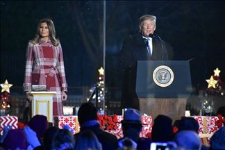 Así fue cómo el presidente Trump encendió el árbol de Navidad en Washington
