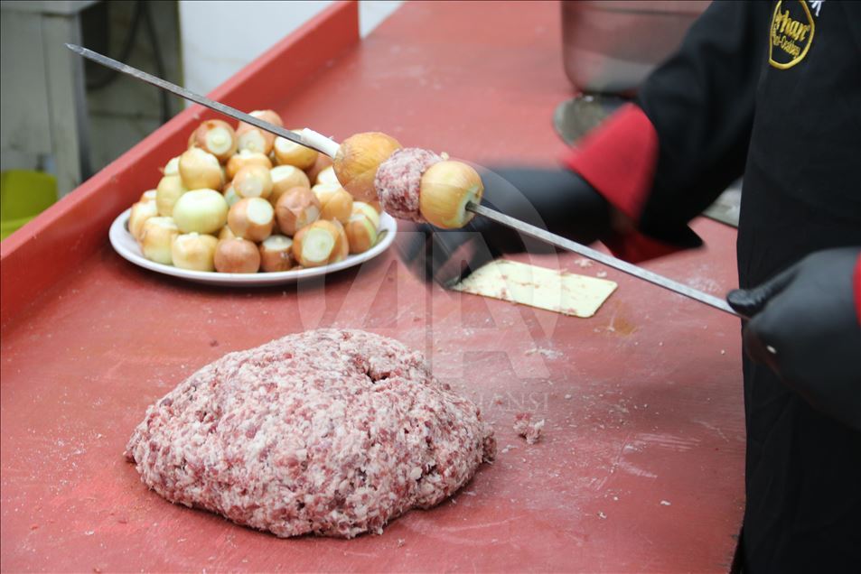 Kebaba pîvazê ya Rihayê temeke xweş di devê mirov da dihêle