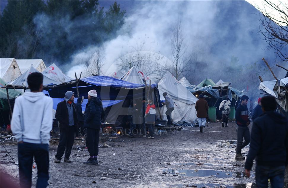 AB kapısında bekleyen göçmenler yaşam mücadelesi veriyor