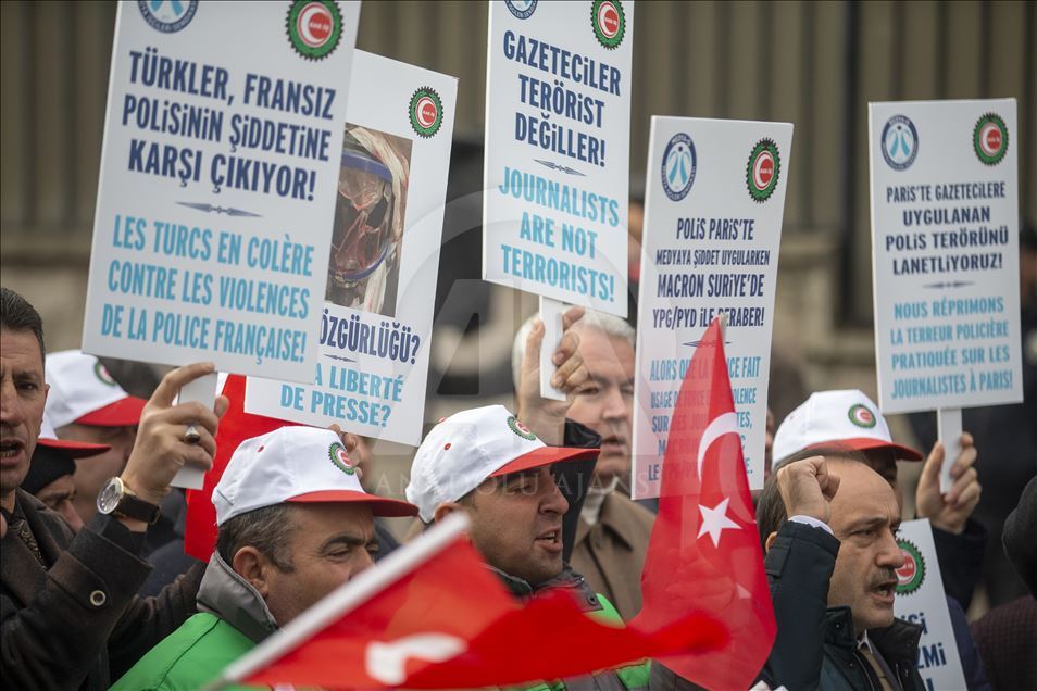 Photographe de l'AA blessé à Paris: Des syndicats manifestent devant l'ambassade de France à Ankara