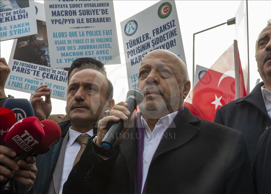 Photographe de l'AA blessé à Paris: Des syndicats manifestent devant l'ambassade de France à Ankara
