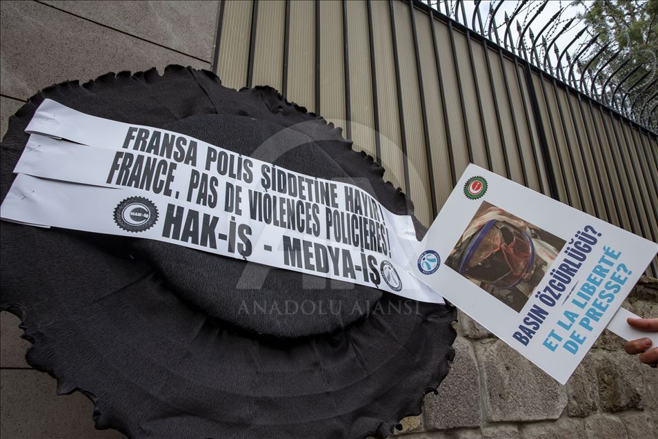Photographe de l'AA blessé à Paris: Des syndicats manifestent devant l'ambassade de France à Ankara