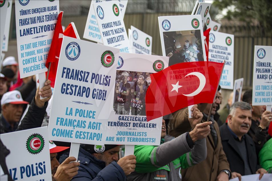 Photographe de l'AA blessé à Paris: Des syndicats manifestent devant l'ambassade de France à Ankara