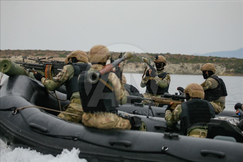 Подготовка бойцов морского спецназа Турции в объективе АА