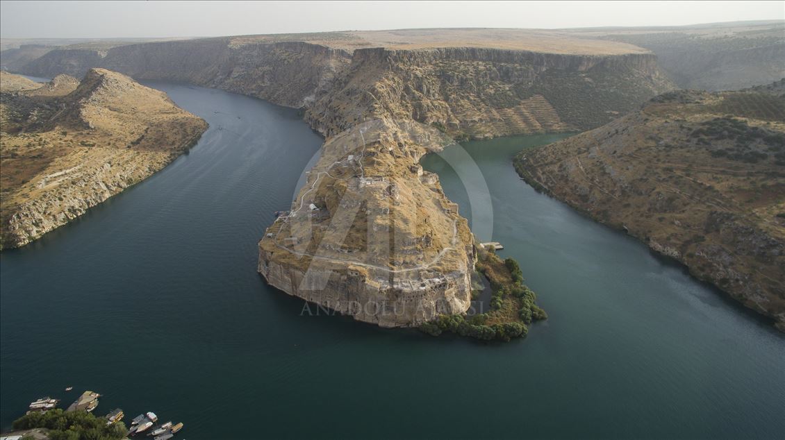 Rumkale'nin su altında kalan eşsiz güzellikleri ziyarete açılacak