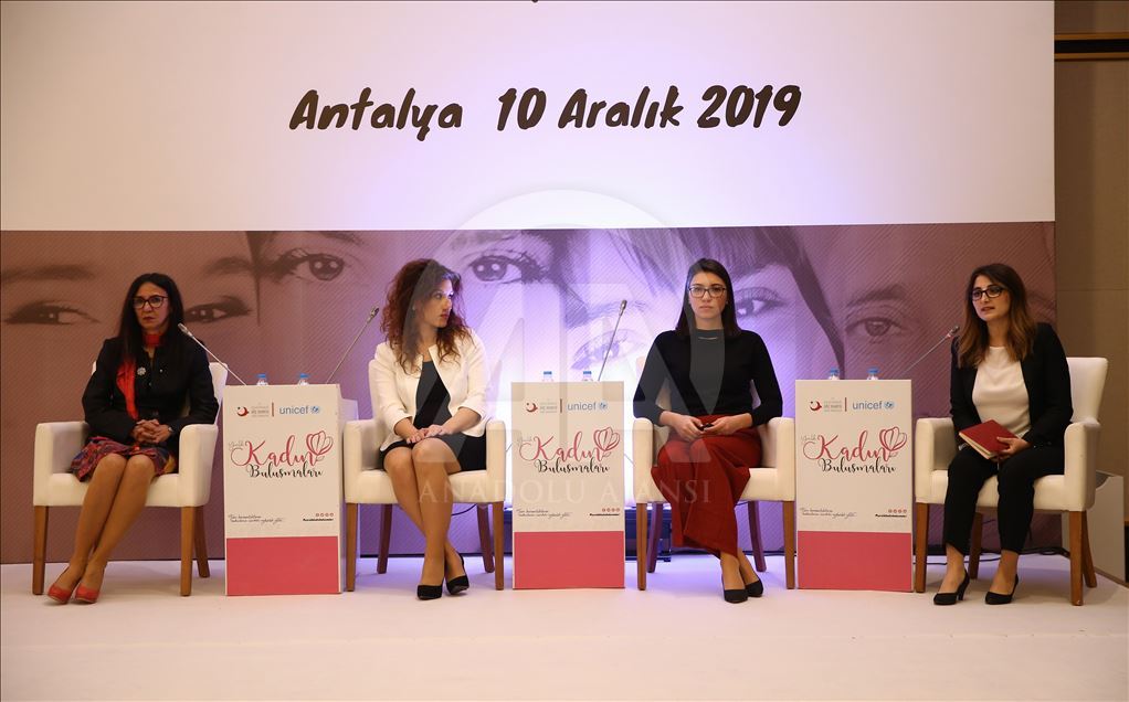 Antalya'da "Yerelde Kadın Buluşmaları" toplantısı yapıldı