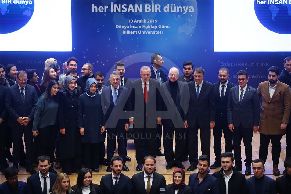 "Her İnsan Bir Dünya" temalı program