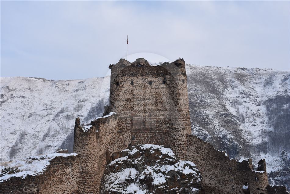 Berfê Keleha Şeytîn xemiland
