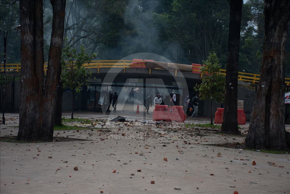 Clashes between students and police in Bogota
